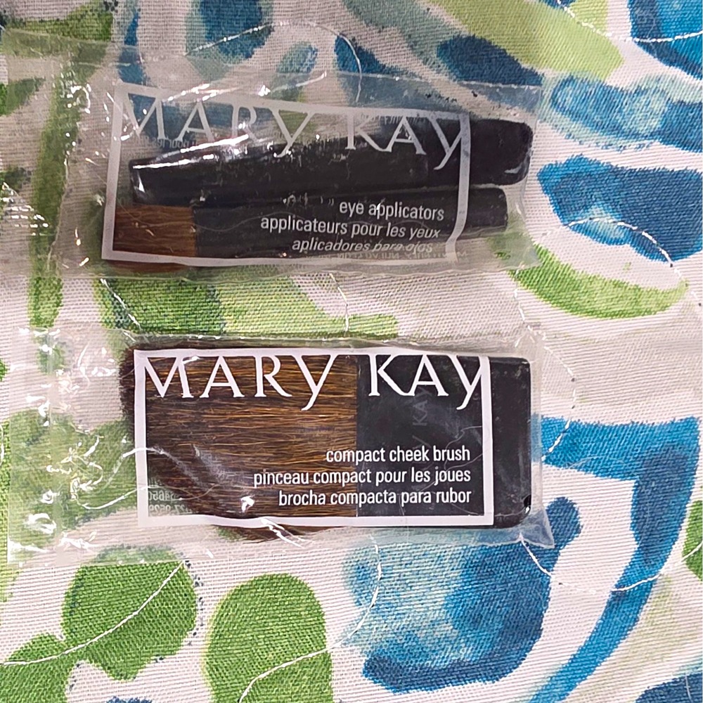 Mary Kay Double-Ended Compact Cheek Blush Brush & Eye Applicators Set